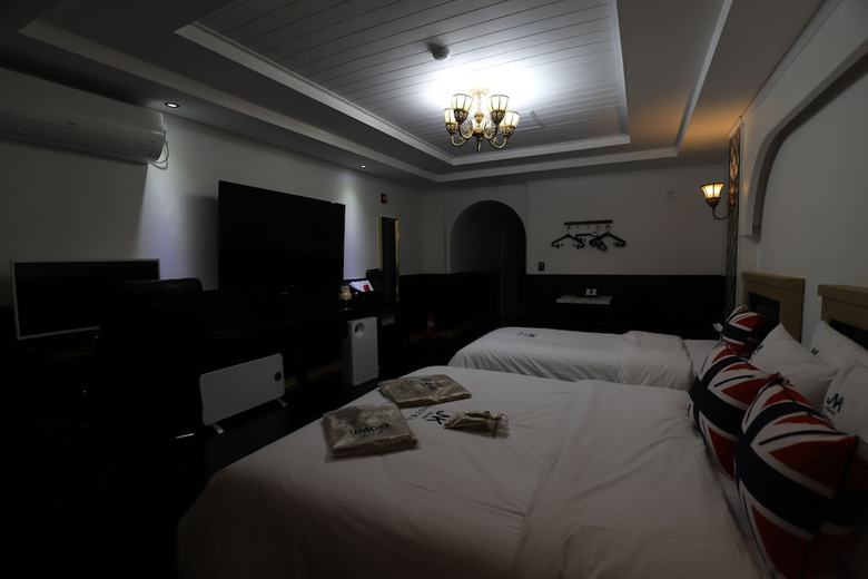 Gunsan Jnk Classic Hotel - Black