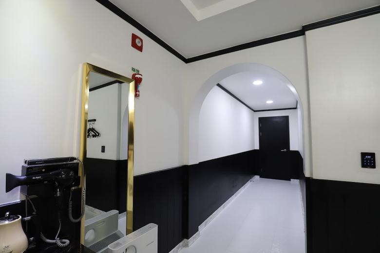 Gunsan Jnk Classic Hotel - Black