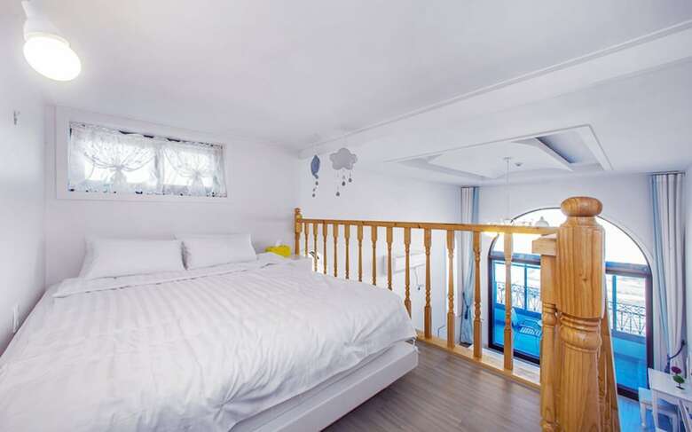 Iris Pool Villa Pension