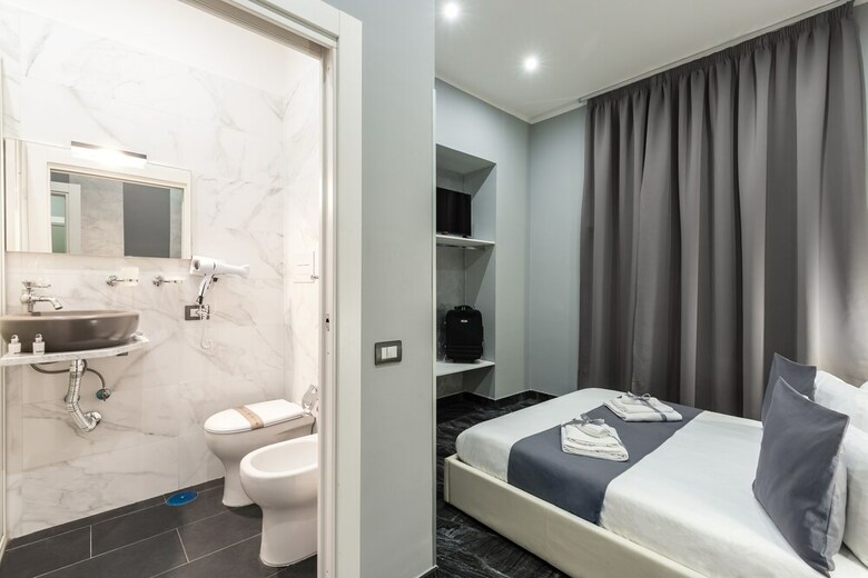 Hotel Bella Napoli Suites