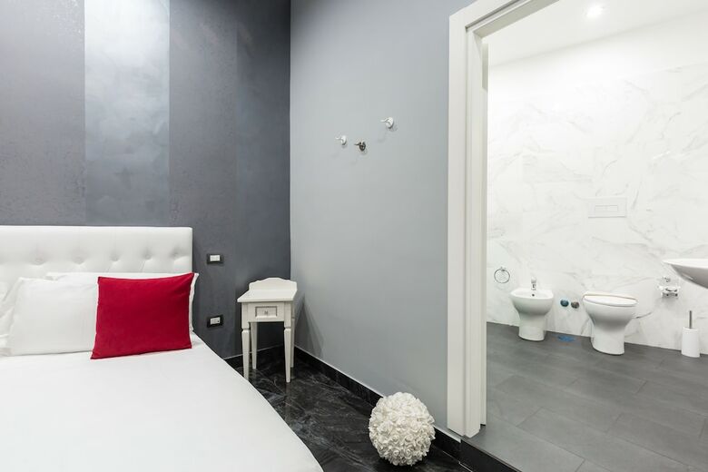 Hotel Bella Napoli Suites