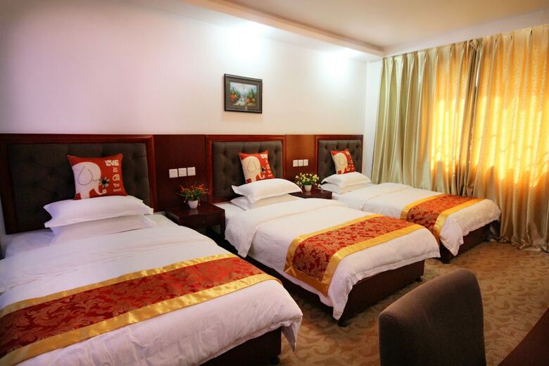 Morning Jiuzhai Hotel