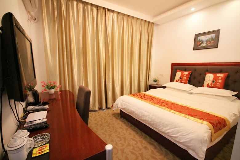 Morning Jiuzhai Hotel