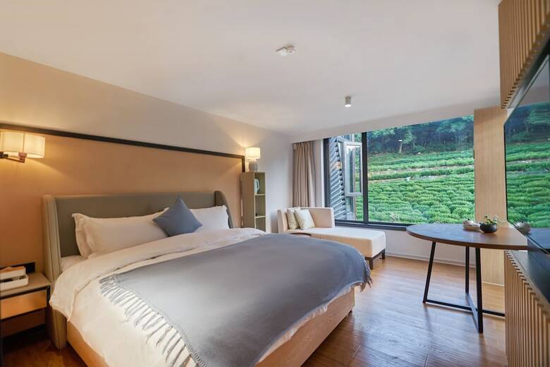 Wuhua Xingxiang Shanfang Hotel