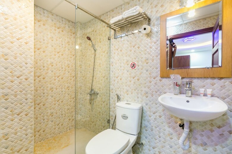 Oyo 652 Monaco Hotel