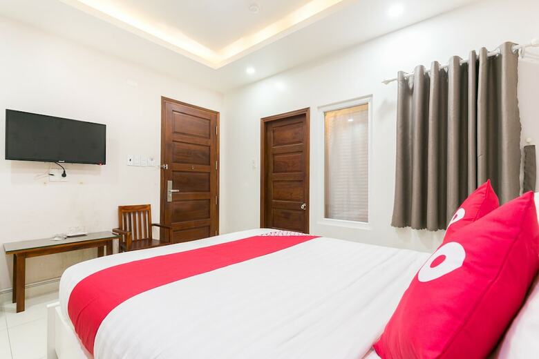 Oyo 652 Monaco Hotel