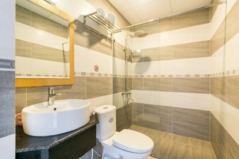 Oyo 652 Monaco Hotel