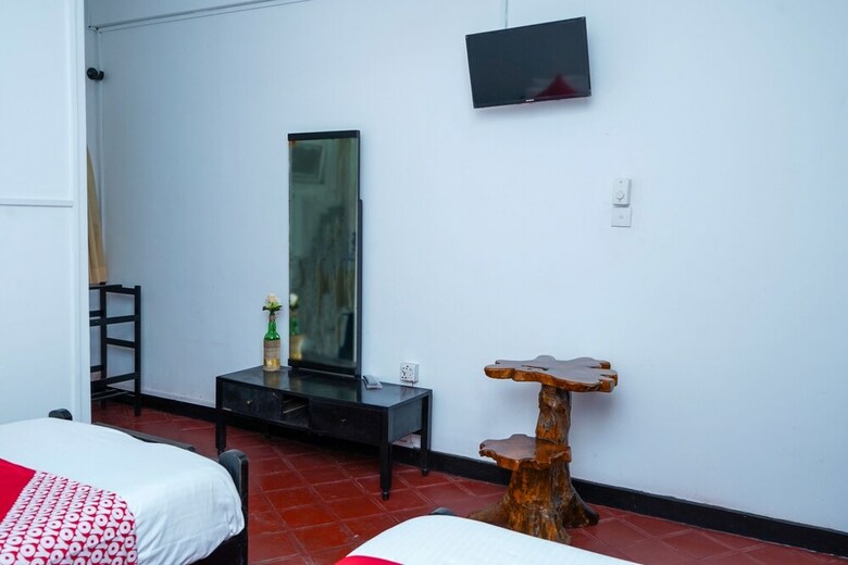 Hotel Oyo 452 Gem In Blue