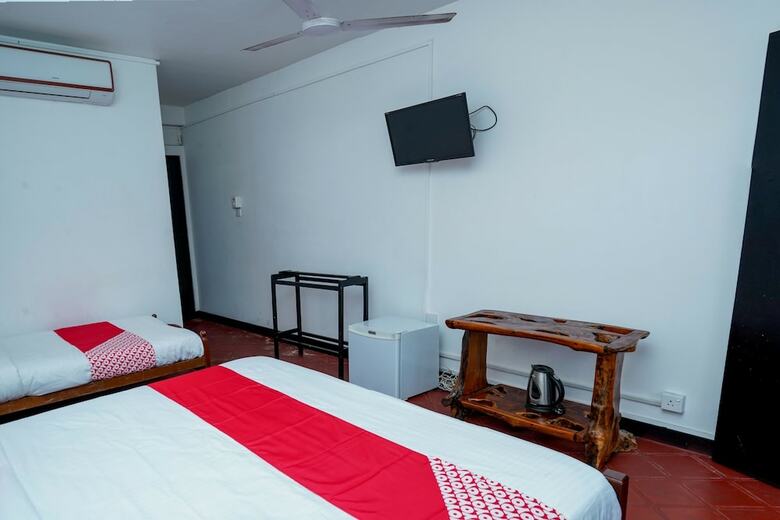 Hotel Oyo 452 Gem In Blue