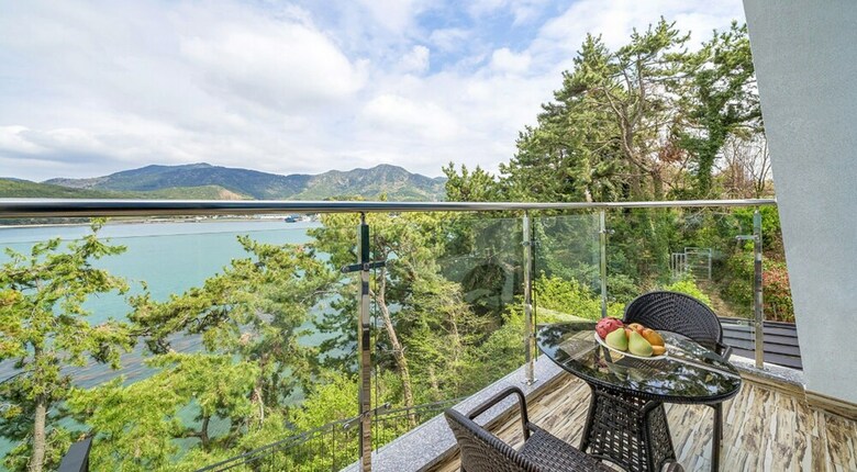 Ara Pool Villa Pension