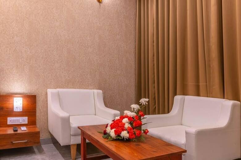 Hotel Savitri Resorts