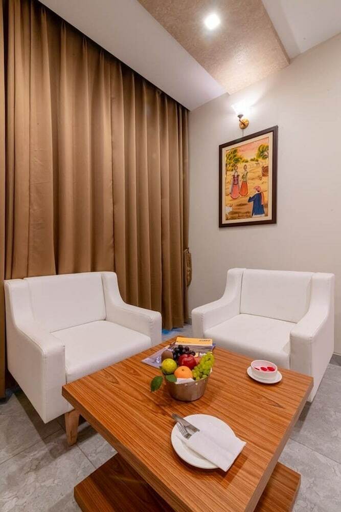 Hotel Savitri Resorts