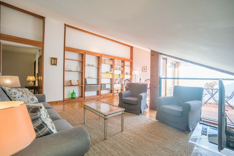 Amendoeira`s Terrace Apartment With River View