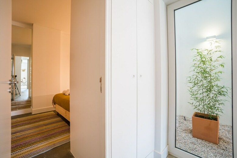 Wood Wall & Garden Apartment