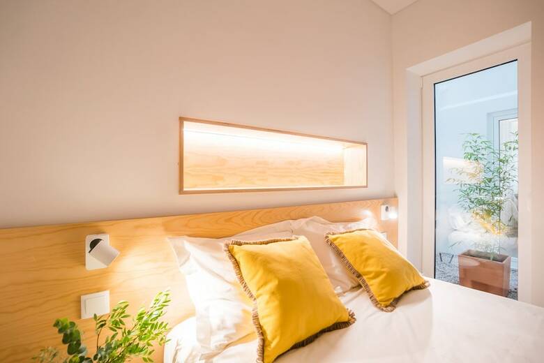Wood Wall & Garden Apartment
