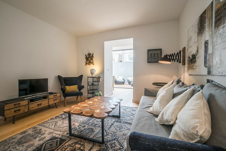 Gulbenkian 2 Bedroom Apartment With Private Garden
