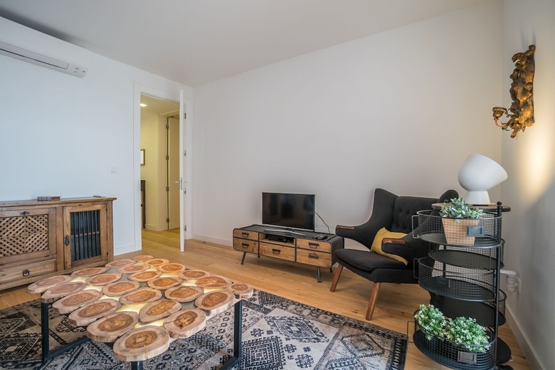 Gulbenkian 2 Bedroom Apartment With Private Garden