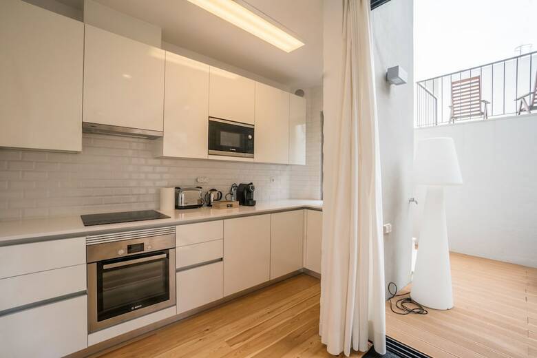 Gulbenkian 2 Bedroom Apartment With Private Garden
