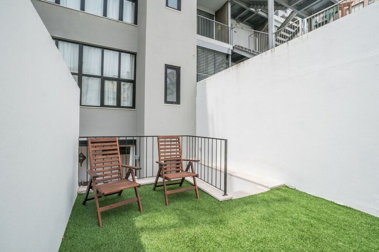 Gulbenkian 2 Bedroom Apartment With Private Garden