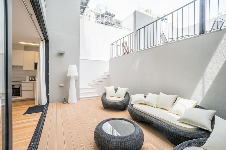 Gulbenkian 2 Bedroom Apartment With Private Garden