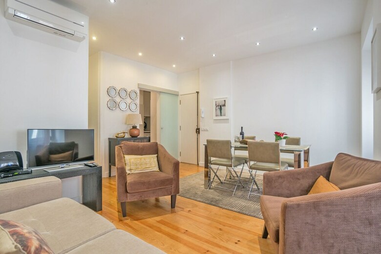 Principe Real Charming And Modern Apartment