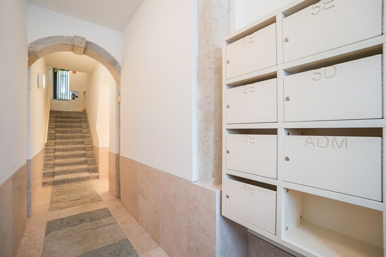 Spacious And Bright Apartment In Cais Sodre