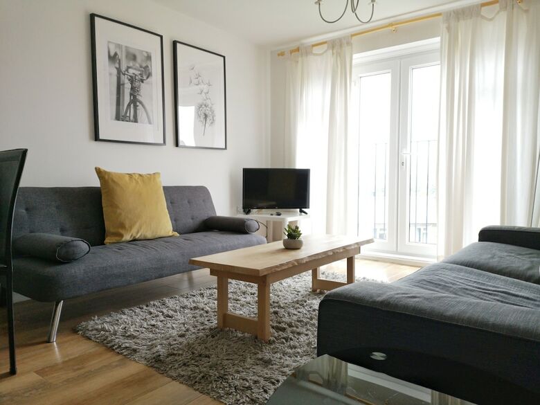 Bright & Modern 2br Apartment Parking