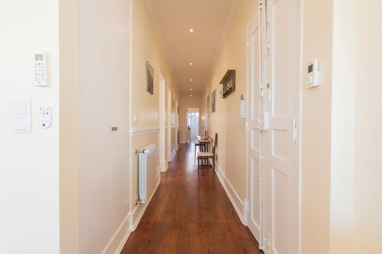 Spacious Gra�a River View Apartment