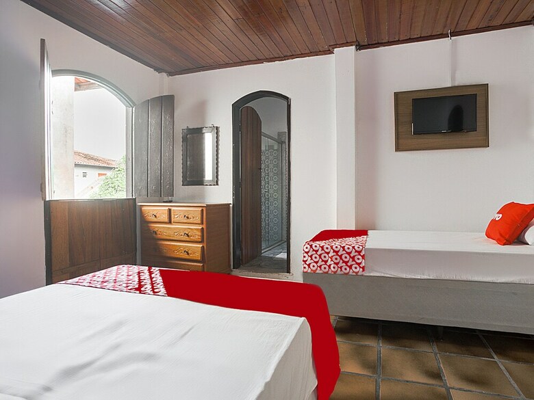 Hotel Oyo Porto Summer