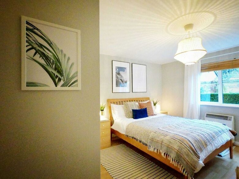 Central Spacious & Stylish Apartment