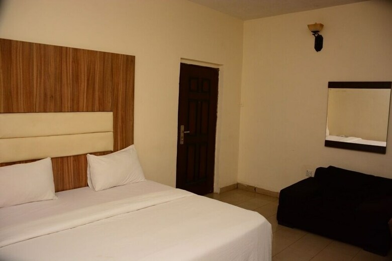 Ilon Crystalz Concept Hotel