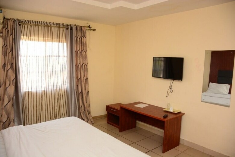 Ilon Crystalz Concept Hotel