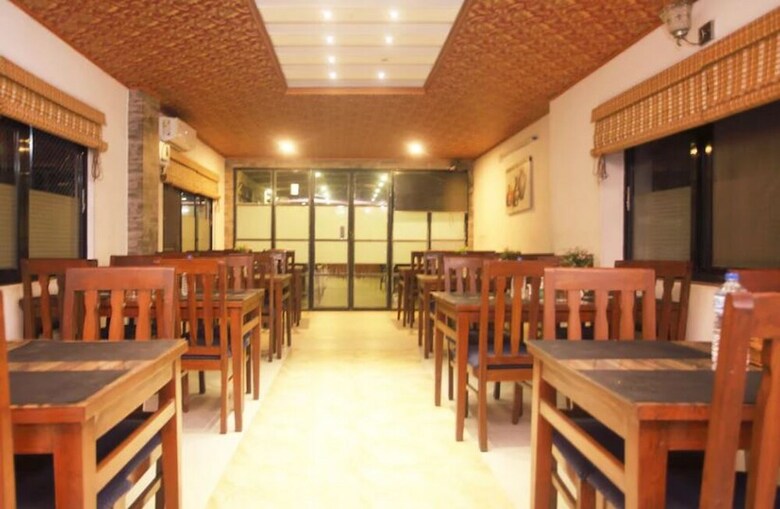 Oyo 702 Hotel Sumeru