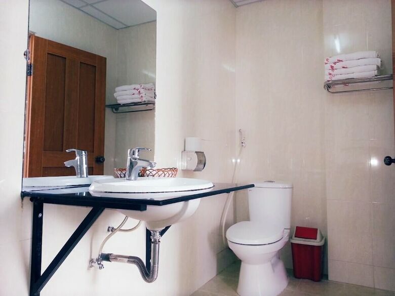Hotel Khach San A Dong
