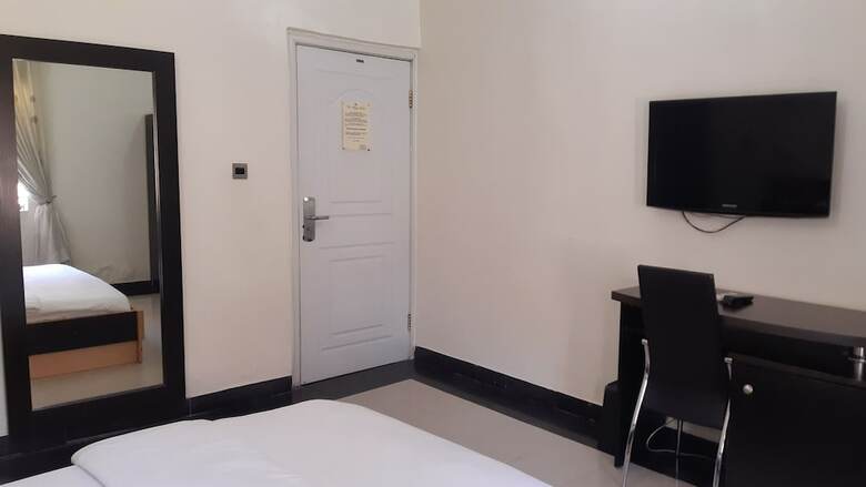 Hotel Top-notch Suites And Apartments