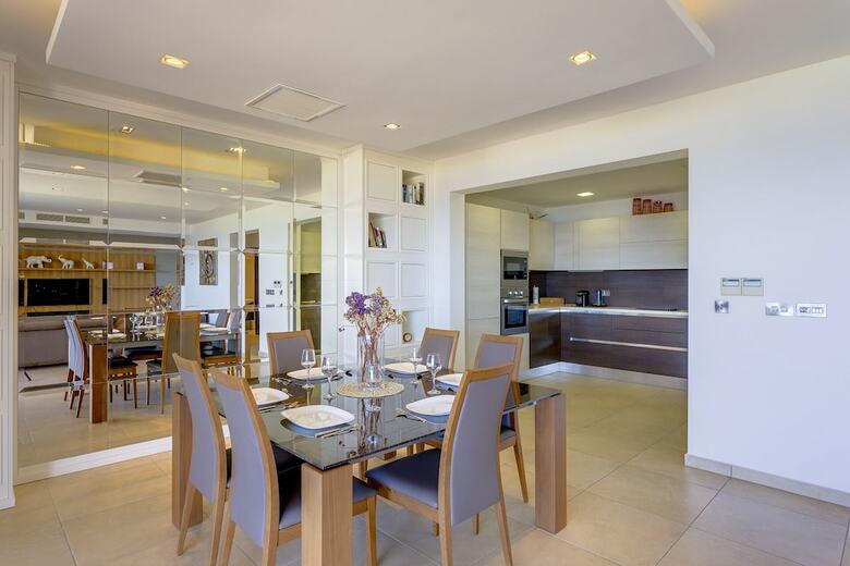 Apartamentos Luxury Seafront Oasis In Central Sliema W/ Pool