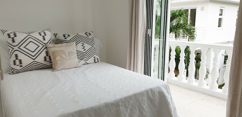 Hotel Criollo House