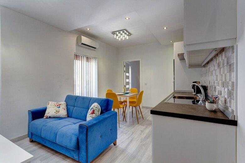 Modern Apartment Just Off The Promenade
