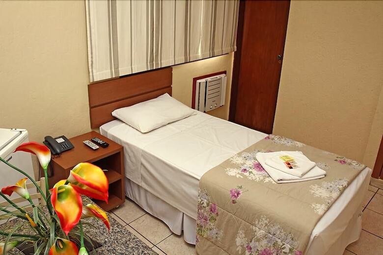 Oyo Center Hotel