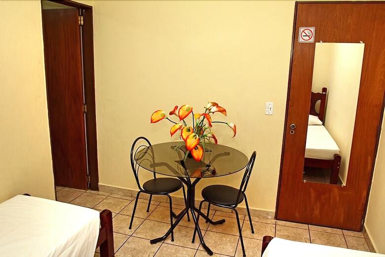 Oyo Center Hotel