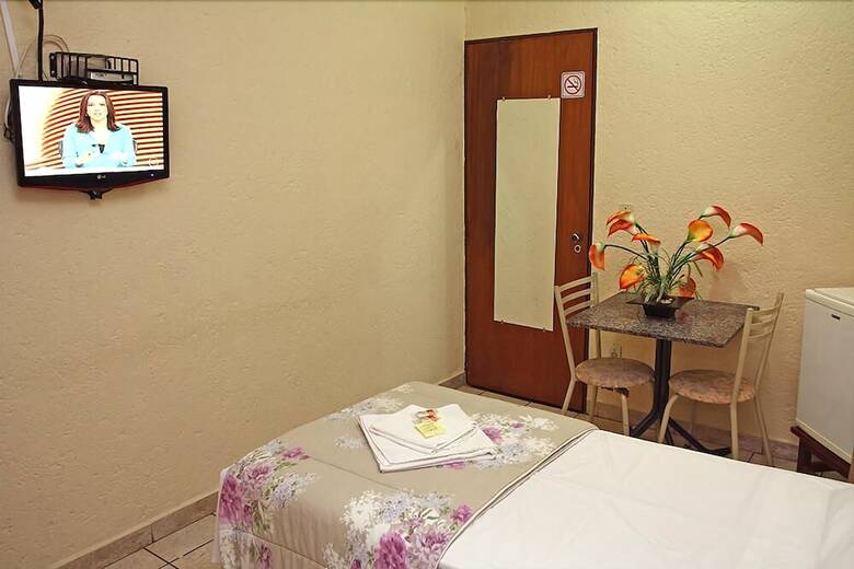 Oyo Center Hotel