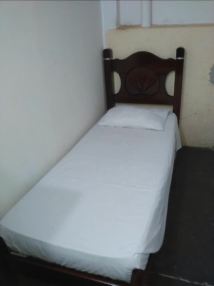 Oyo Center Hotel