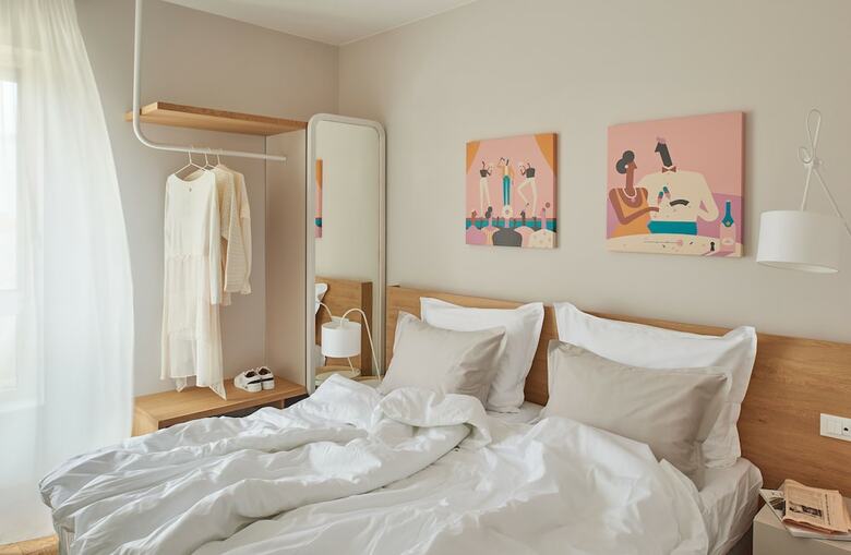 Eol Apartments