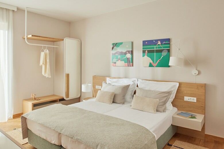 Eol Apartments