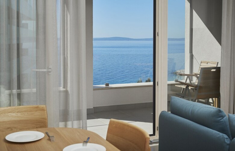 Eol Apartments