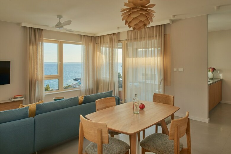 Eol Apartments