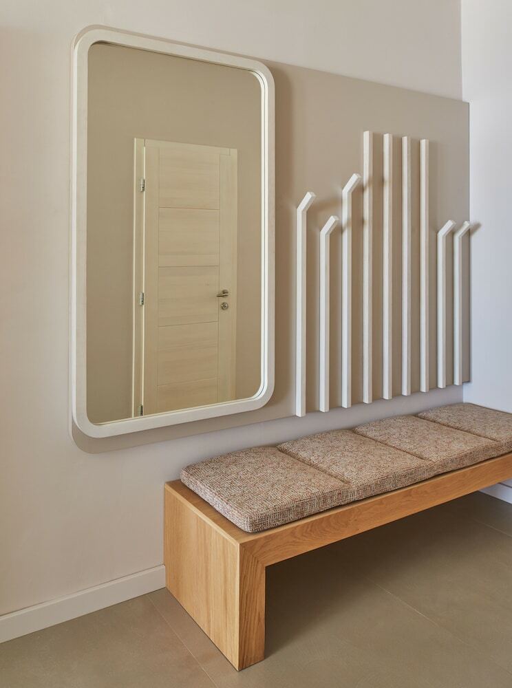 Eol Apartments