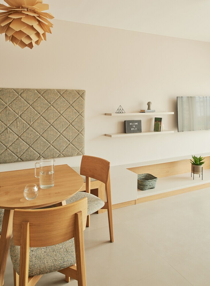 Eol Apartments