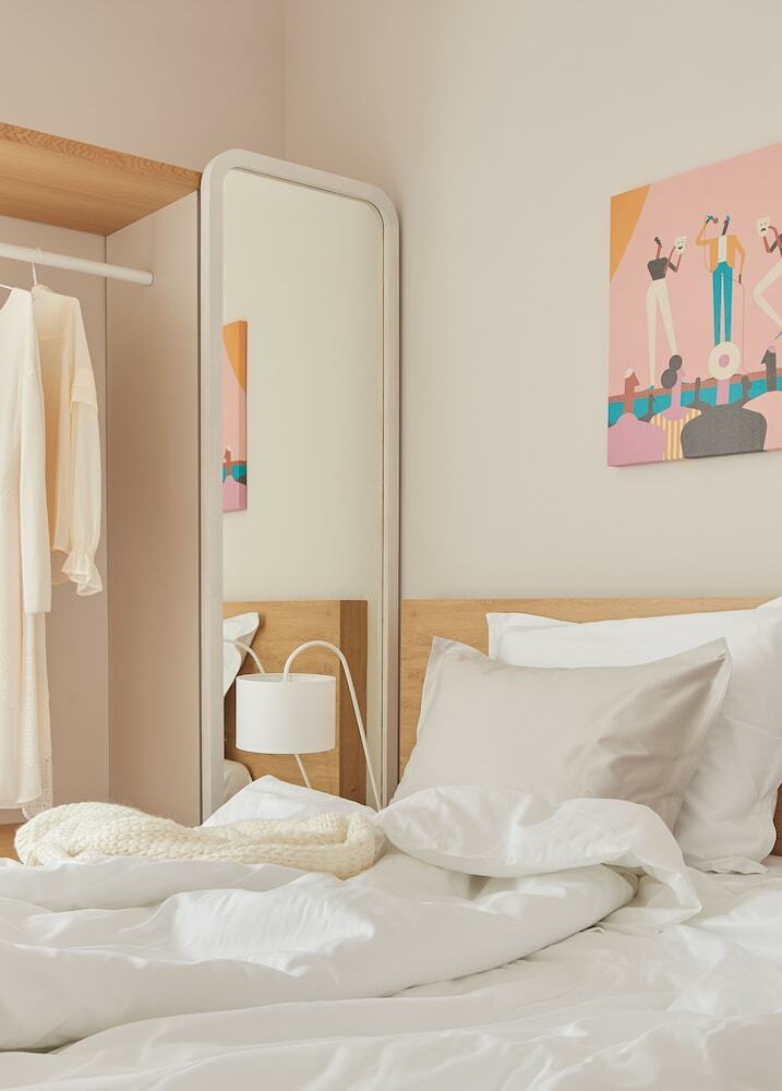 Eol Apartments