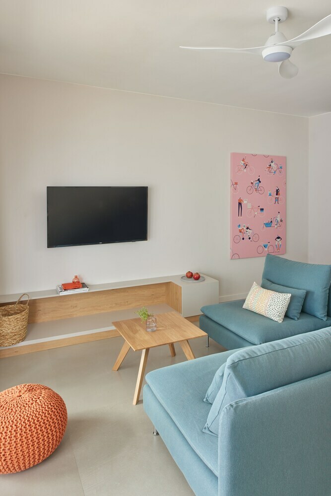 Eol Apartments